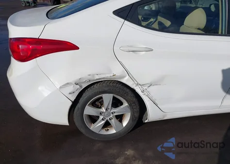 2013 Hyundai Elantra Gls z USA, uszkodzony, nr VIN 5NPDH4AE8DH325080